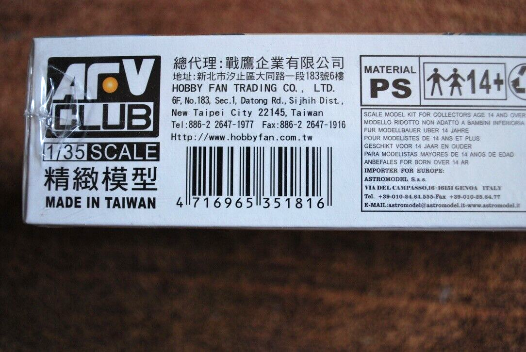 Lot of 2 AFV Club M5 & M101 A1 US Army field gun plastic kits, 1/35