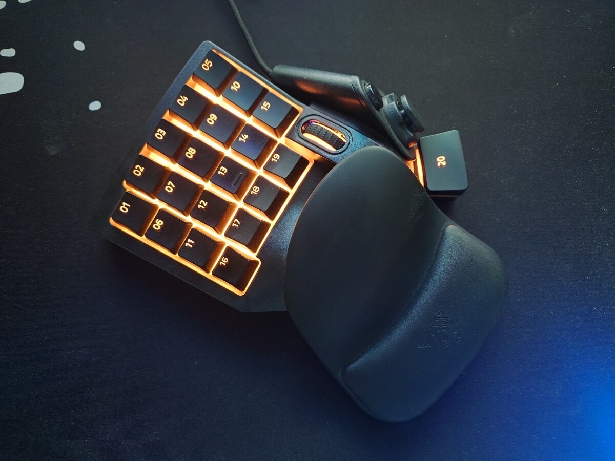 99ZB103011 Razer ORBWEAVER CHROMA RZ07-0144 レイザー 左手用