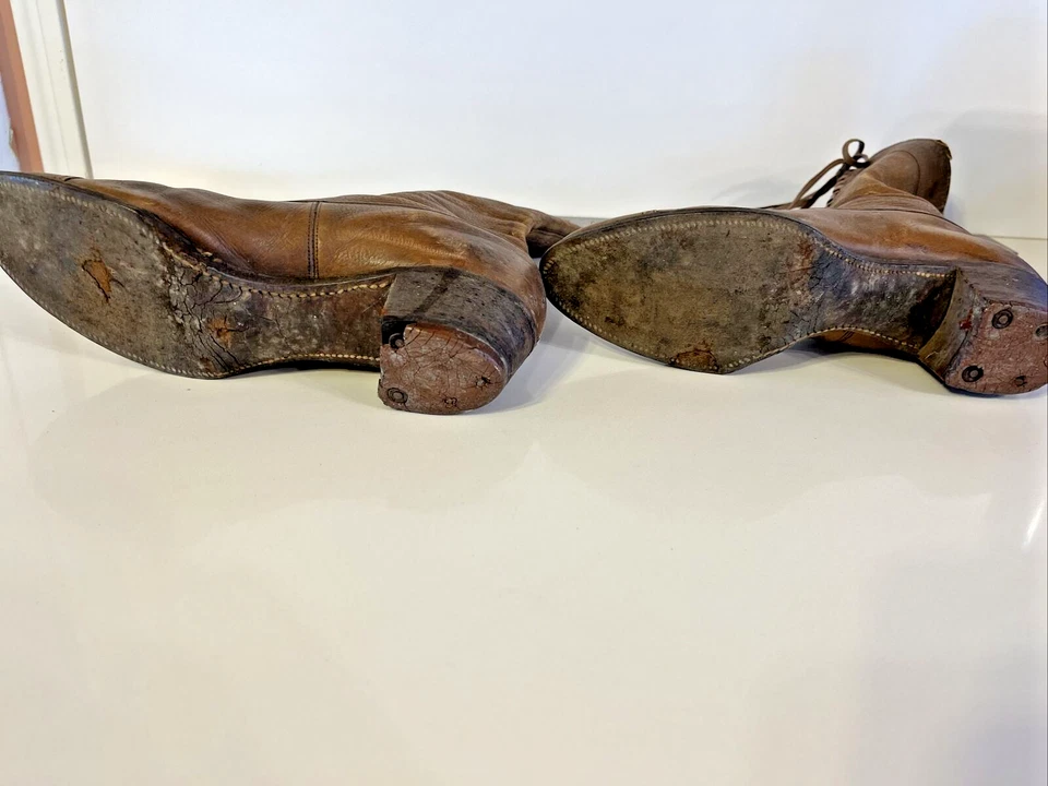 Botas Damas Antiguas Cruz Roja Victorianas Cuero Marrón COLECCIONABLES/Steam Punk Foto 4 de 4