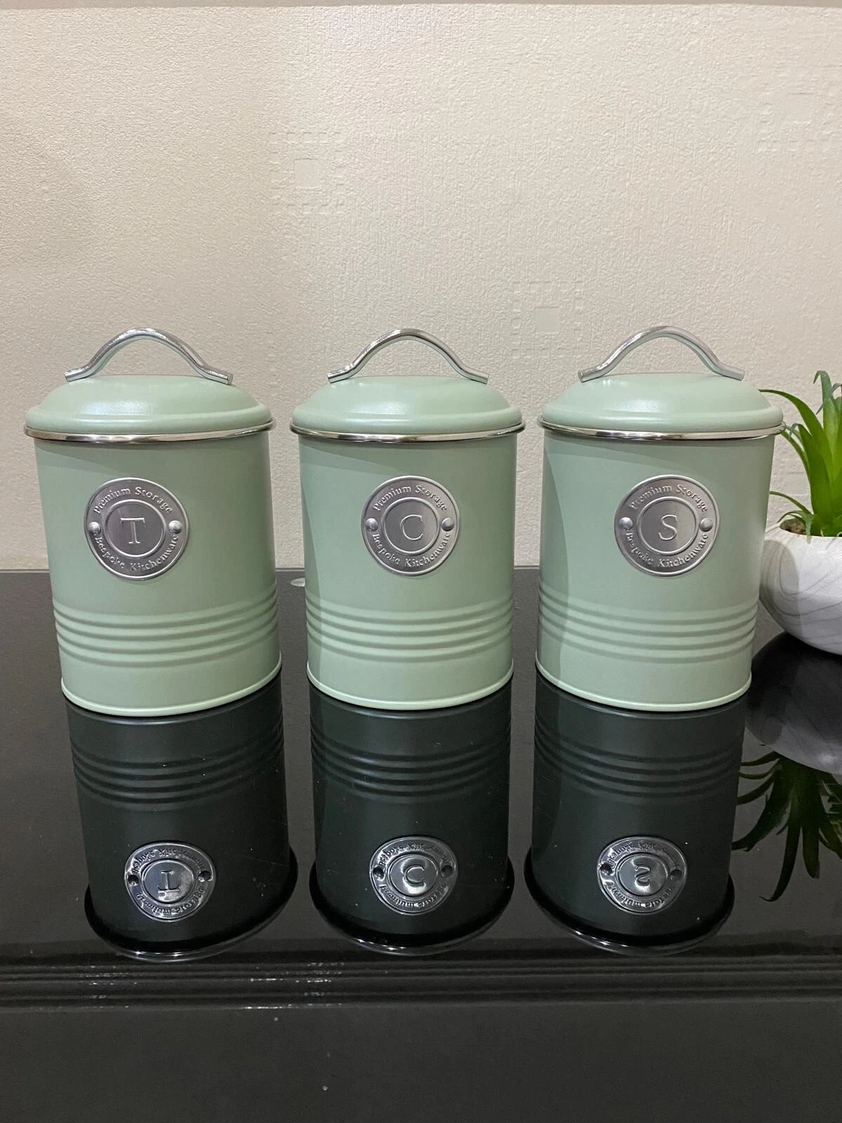 Green Tea, Coffee, and Sugar Canister Set with Silver Handle Lids – Premium Jars
Opens in a new wind