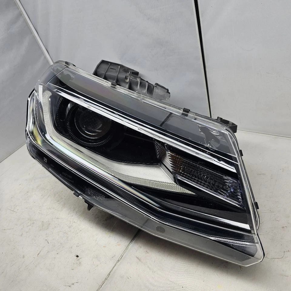 2016-2024 Chevrolet Camaro OEM HID Right Passenger Headlight 84364824 - Image 3 of 4