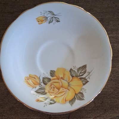 Royal Windsor Bone China Tea Cup & Saucer 2pc White/Yellow Rose Gold MPN275/52