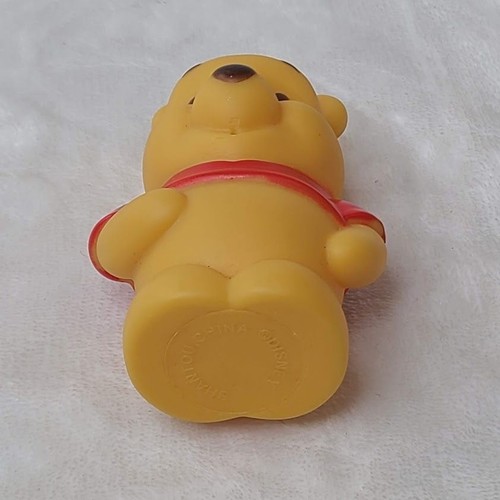 Winnie the Pooh & Friends Pooh Bear Water Squirter Toy Bath Pool - Picture 3 of 8