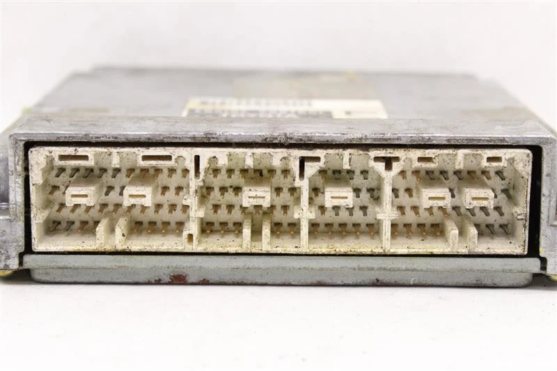 Computadora ECU ECM TOYOTA SIENNA 1998 98 8966108010 1069826 Foto 4 de 4