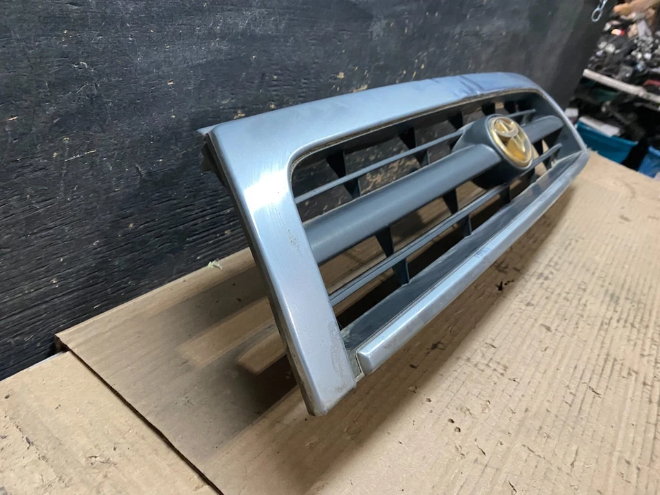 1996 1997 1998 Toyota 4Runner grade dianteira superior fabricante de equipamento original V2520 DG - Imagem 3 de 4