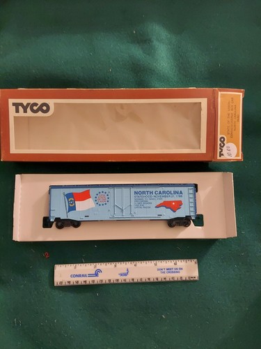 TYCO HO #363C NORTH CAROLINA STATE OF THE UNION COMMEMORTIVE BOX CAR - Picture 2 of 2