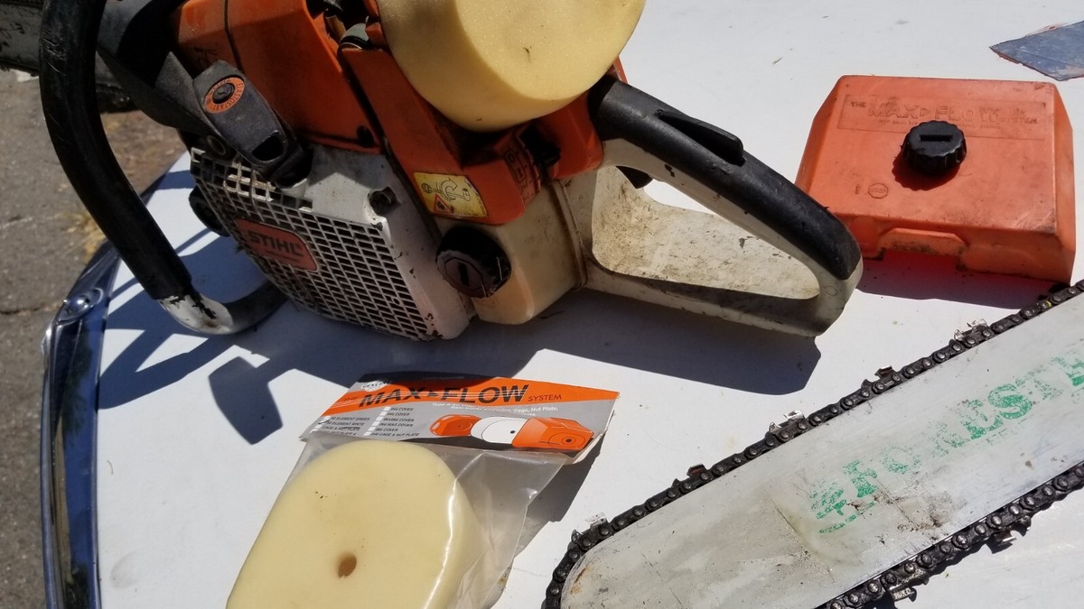 Stihl 044 Chainsaw - 28, 24, 18 & 16 Inch Bars and 5 xtra