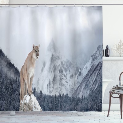 Winter Duschvorhang Puma und Snowy Mountains