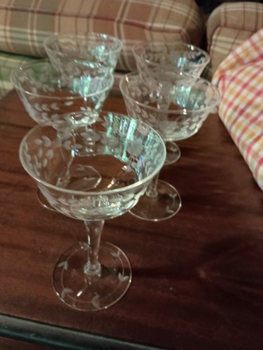 5 Glastonberry Lotus etched sherbet/champagne glasses vintage - Picture 5 of 6