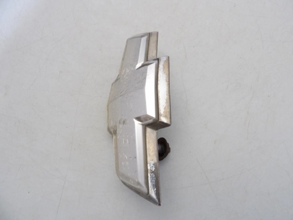 2005 2006 2007 2008 2009 - 2010 Chevrolet Cobalt front Grille Emblem OEM Foto 4 de 4