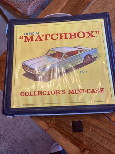 Vintage 1960’s Matchbox Cars (Lesney) And Carrying Case - 18 Cars/trucks/boat