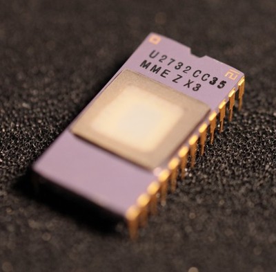 MME U2732CC35 UV EPROM 32Kbit Ceramic IC Chip 4Kx8bit DIP-24 NOS