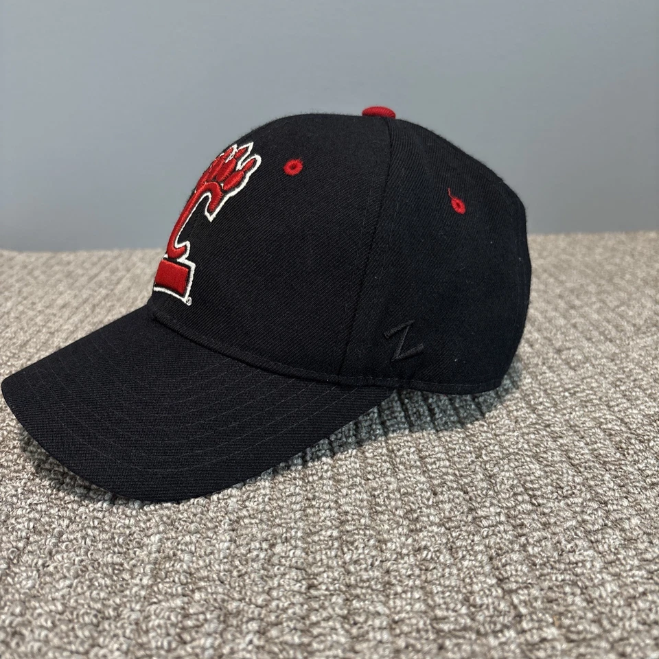Cincinnati Bearcats Fitted Hat 6 7/8 Zephyr Black With Red Embroidery - Image 2 of 4