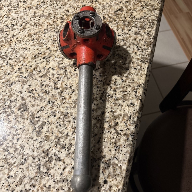 RIDGID 30-A 3-Way NPT Pipe Threader 3/4", 1/2" and 3/8 inch With Handle