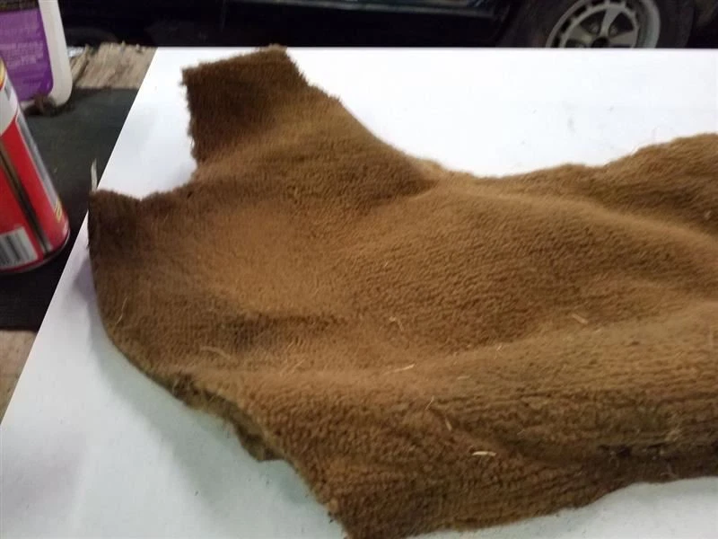 Alfombra de piso de joroba de transmisión delantera izquierda tostada | Se adapta a Jaguar XJ6 1979-1987 Foto 3 de 4