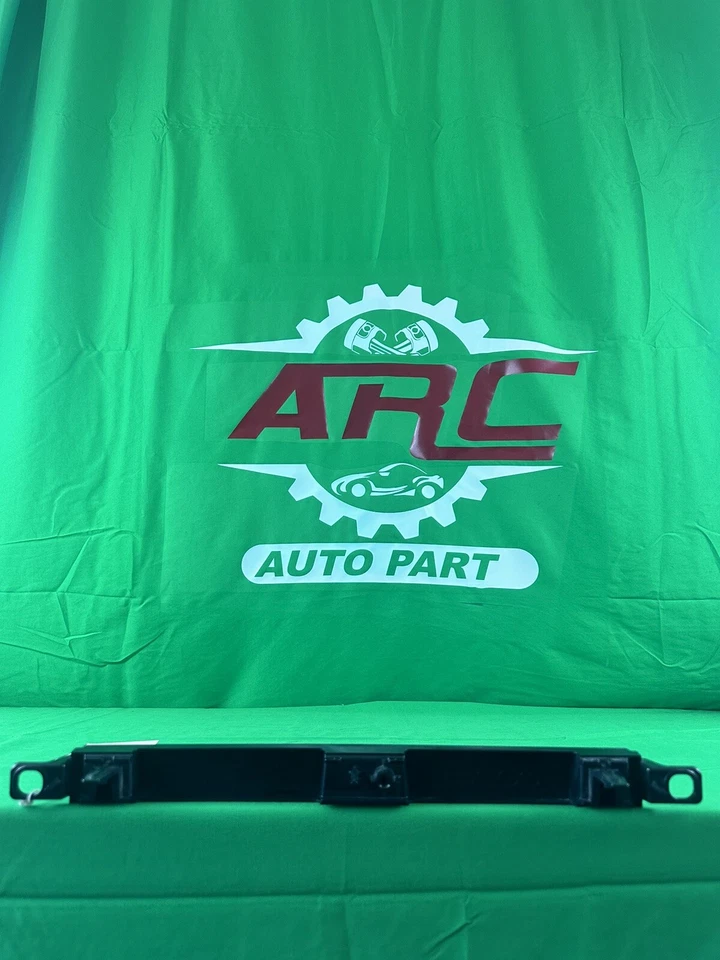 PARAGOLPES TRASERO DEPORTIVO MITSUBISHI OUTLANDER MOLDURA CENTRAL 2018-2023 FABRICANTE DE EQUIPOS ORIGINALES Foto 2 de 4