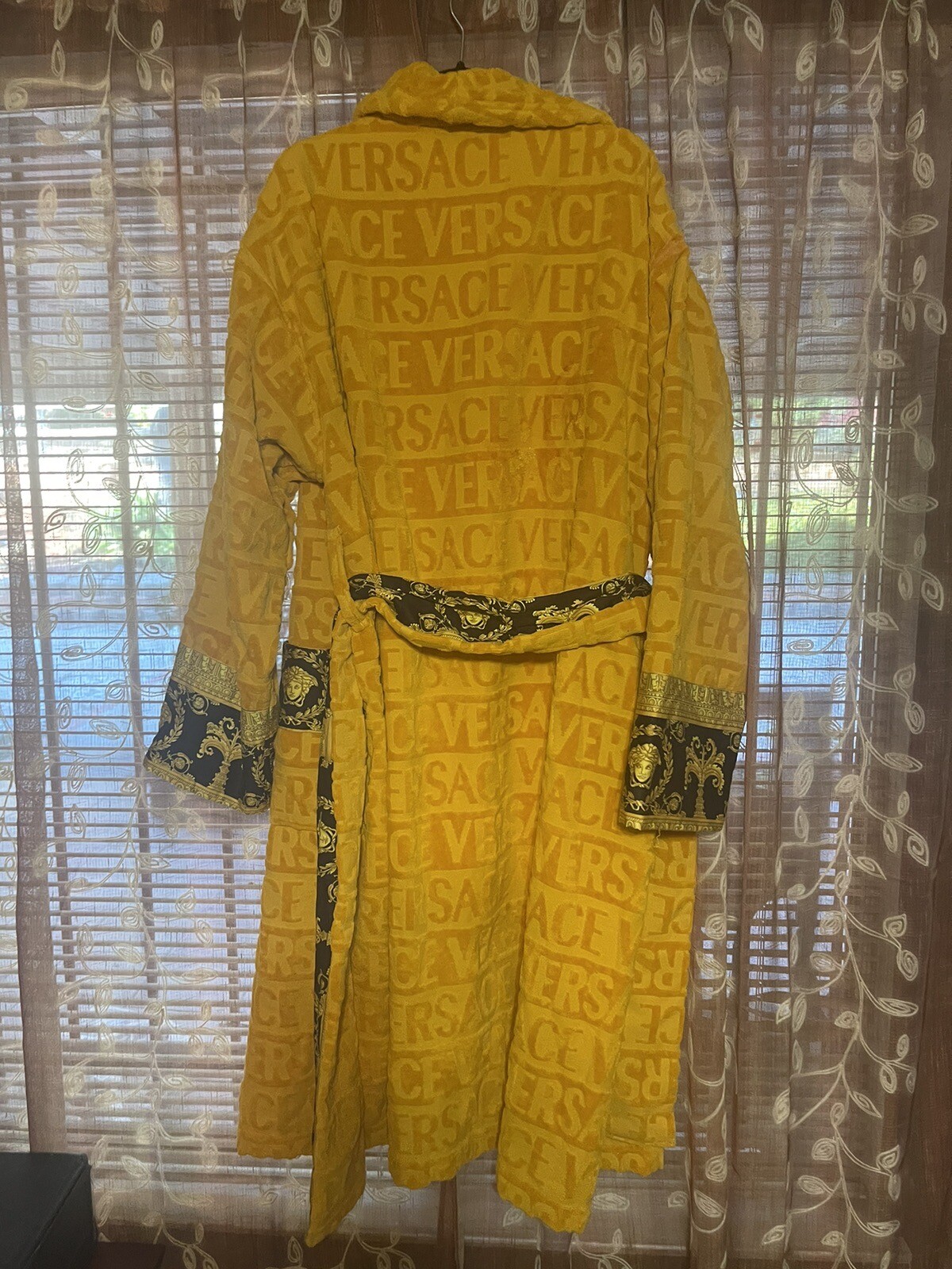 VERSACE GOLD AND BLACK UNIXSEX BATH ROBE 3X eBay