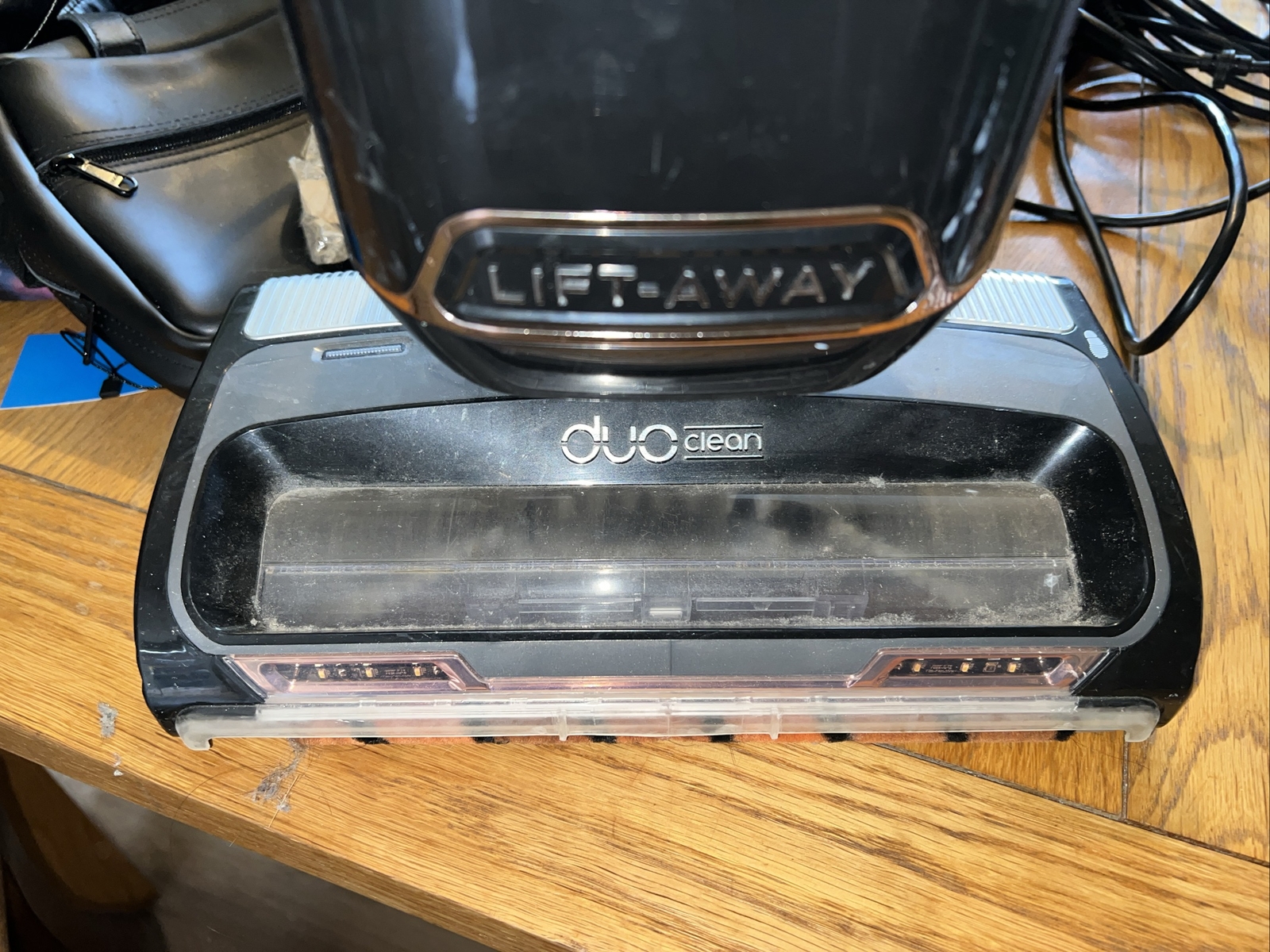 SHARK CORDED BAGLESS UPRIGHT LIFT AWAY VACUUM CLEANER HOOVER NV702UK + SERVICED eBay