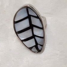Large silver tone shell ring 1.5"X1" beachy coastal size 5