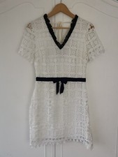 Pretty White Floral Lace Dress Ribbon Trim V Neckline Size S