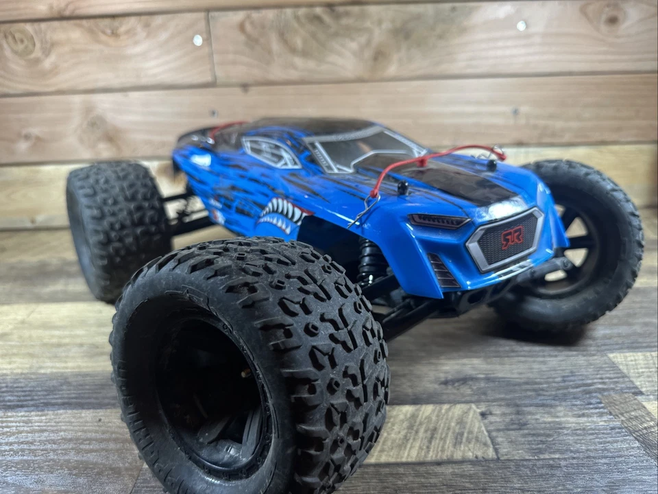 ARRMA granite voltage 2wd Truck Only UNTESTED! As Is—project/parts/repair - Image 3 of 4