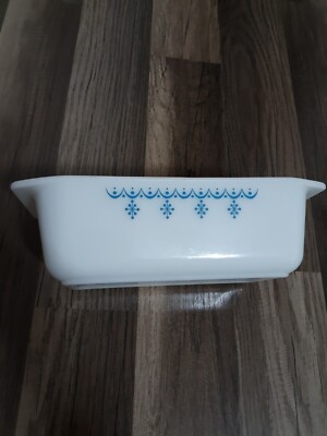 Pyrex Loaf Pan Glass Blue And White Snowflakes Design