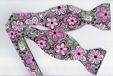 Retro Bow tie, Groovy Pink Daisies on Gray, 60's 70's, Flower, Self-tie Bow Tie