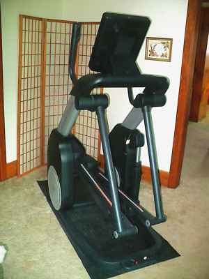 NordicTrack Freestride Trainer FS7i Elliptical Exercise Machine