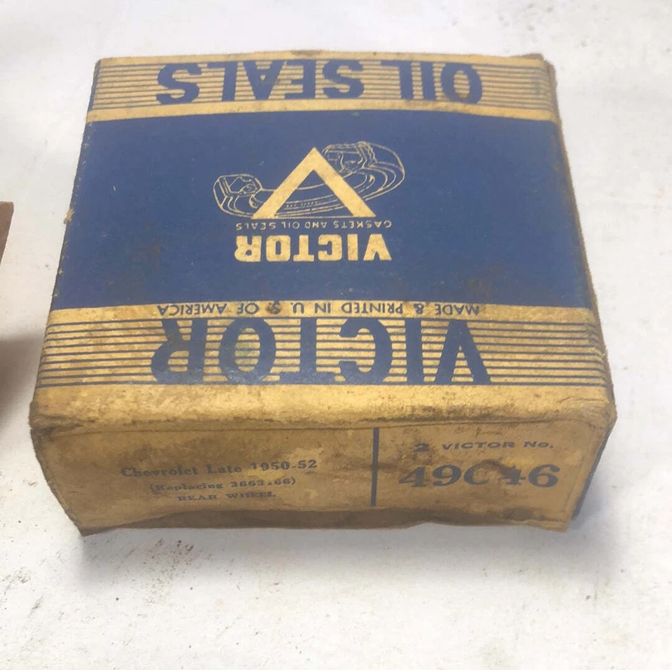 1950-1952 Chevrolet rear wheel grease seal pair 3663166 - Image 2 of 4