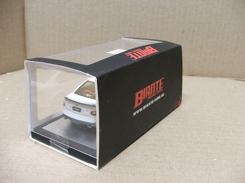 1:43 2008 HOLDEN HSV W427 In Heron White BIANTE Model Car, Limited edition resin - Picture 6 of 7