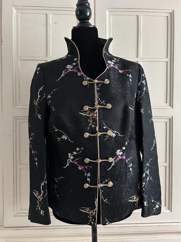 Japanese/Chinese-Black Jacquard-Floral Embroidery-Lightweight-pretty! Sz.M