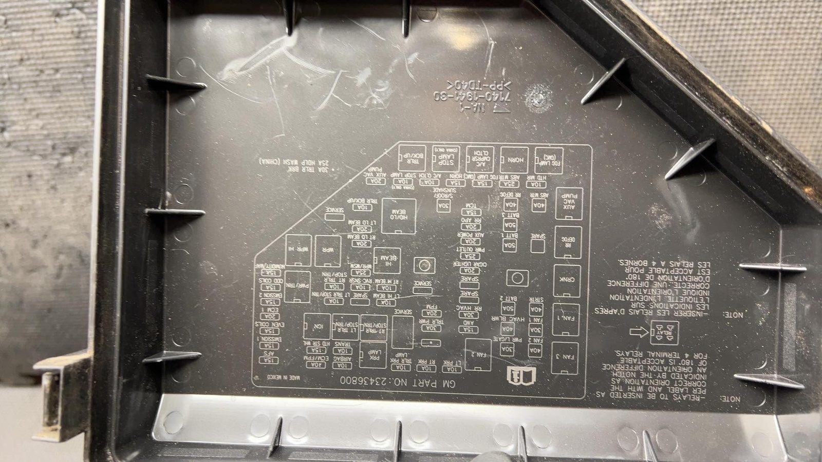 GMC Acadia SLT 3.6L AWD Engine Fuse Box With Fuses 2015 2016 2017 AT AC