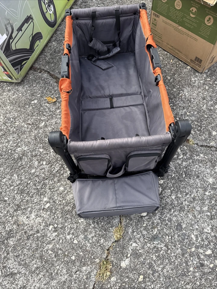 Cochecito todo terreno Jeep Sport de Delta Children gris hoguera Foto 2 de 4