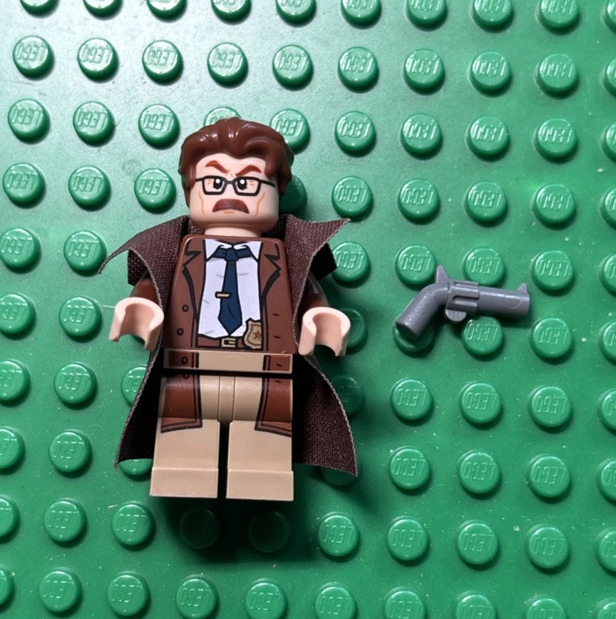 Preços baixos em Minifiguras LEGO Batman Commissioner Gordon LEGO