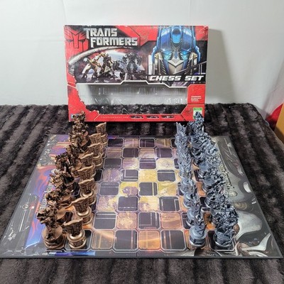 Parker Brothers Transformers Autobots Vs Decepticons Chess Set Complete 2007