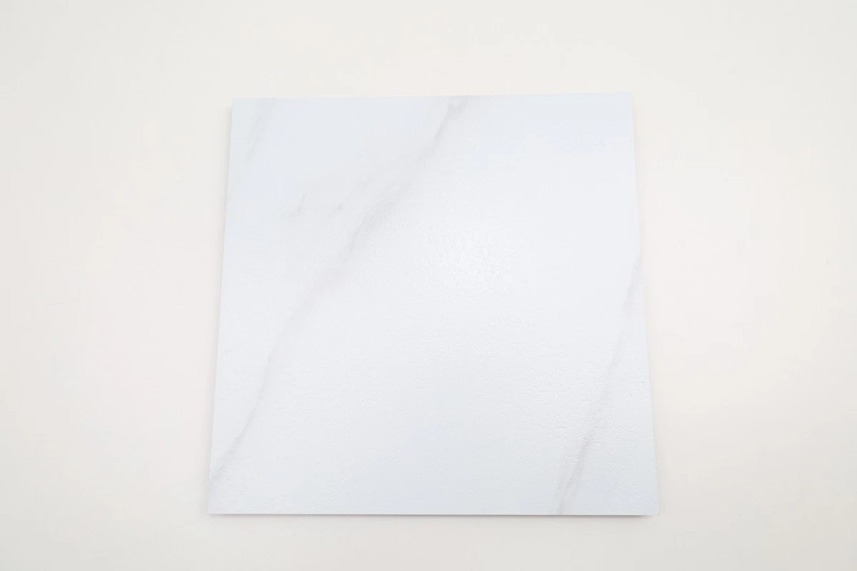 Azulejos adhesivos de PVC Livelynine suelo de vinilo gris claro 30 x 30 cm as...