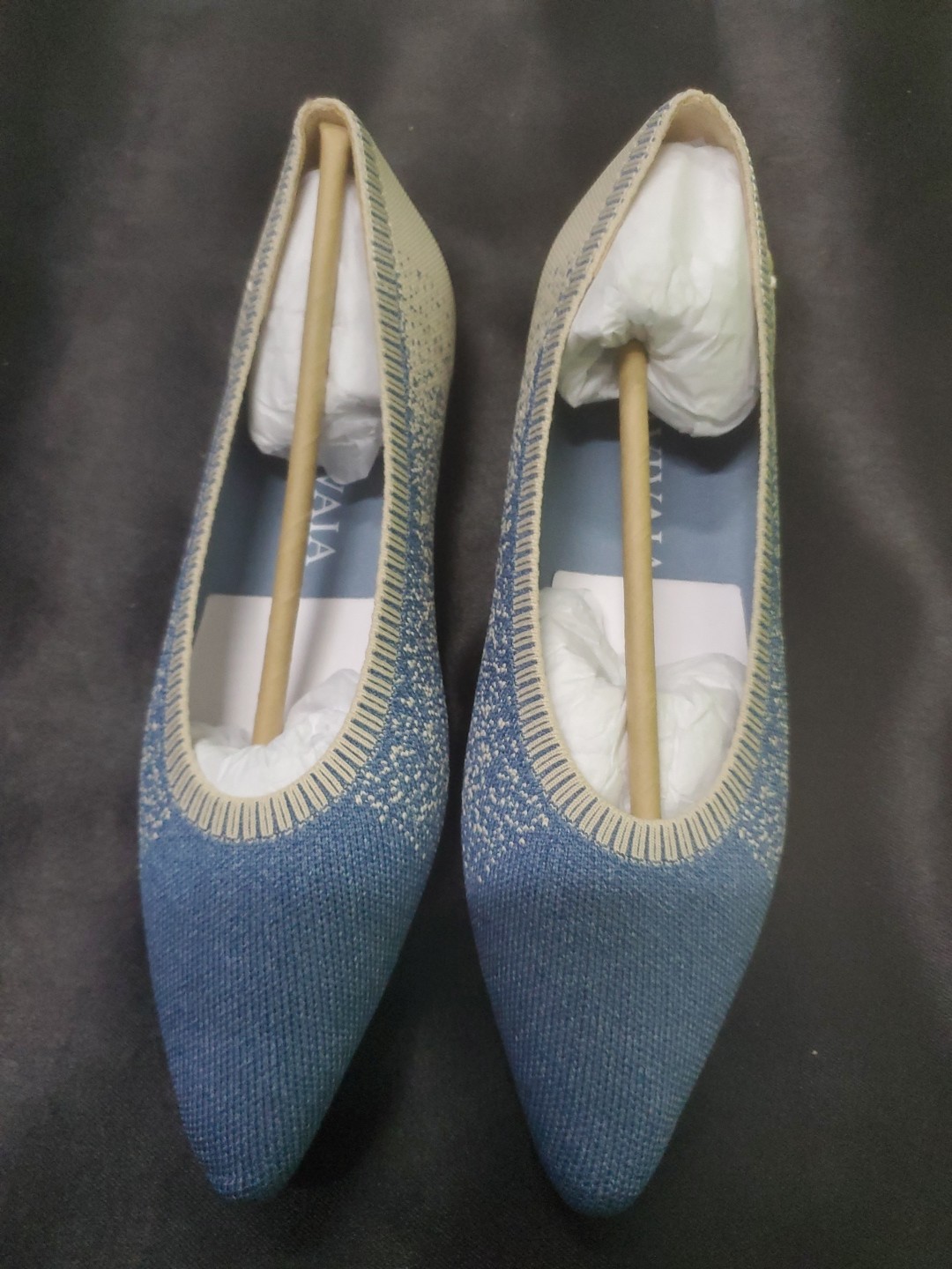 Vivaia Women's Flats  Size 38.5