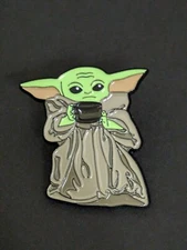 Exclusive Salesone Star Wars Mandolorian Grogu Pin