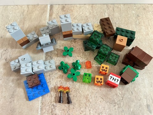 LEGO Minecraft Set 21135 The Crafting Box Replacement Parts (See details)