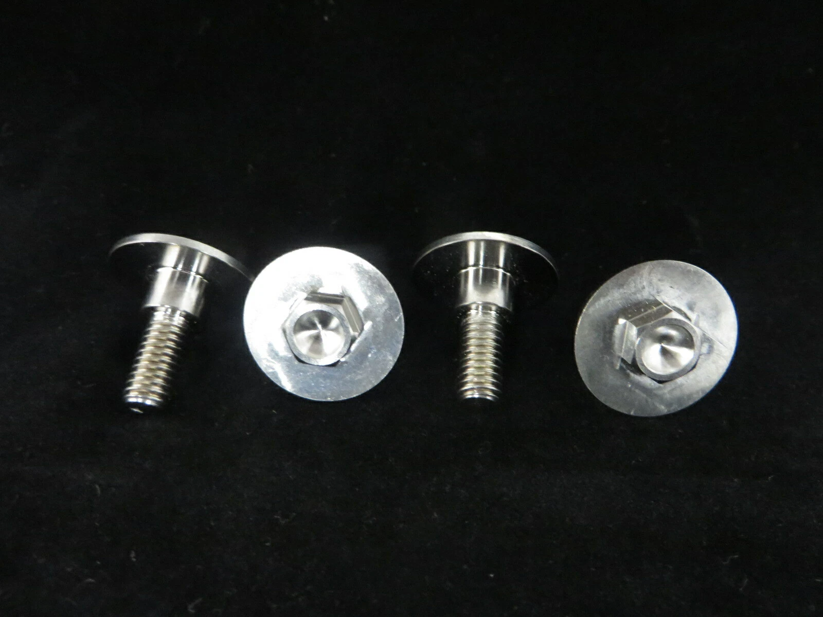 Yamaha YZF450 2013 DOCWOB Titanium front fender mounting bolts TI2111