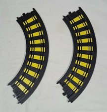 Tyco HO Slot Car Track 9" 1/4 Curved Track B5831 2 Yellow Hi-Lited Sections