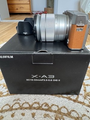 Fujifilm X-A3 Camera. XC16-50mm F3.5-5.6 OIS II