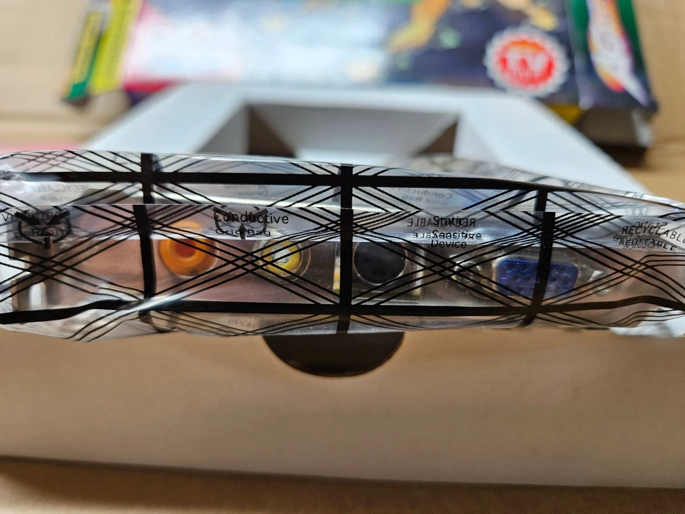 *NEW IN BOX* SiS 315 64MB SDRAM 265-Bit AGP 4x VGA Graphics Card w/ CD & Manual - Image 3 of 3