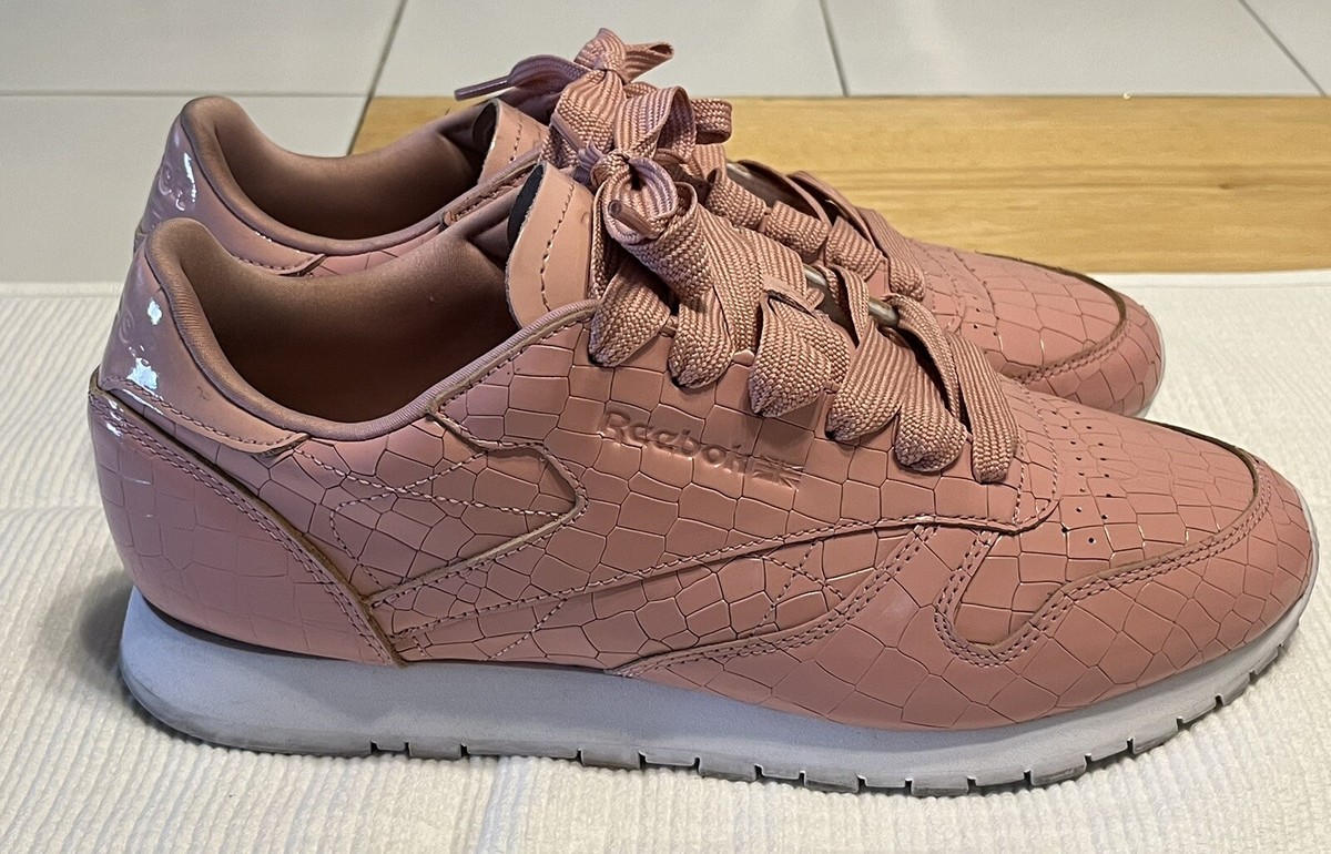 Size Reebok Pink Crocodile Skin Print Leather Womens
