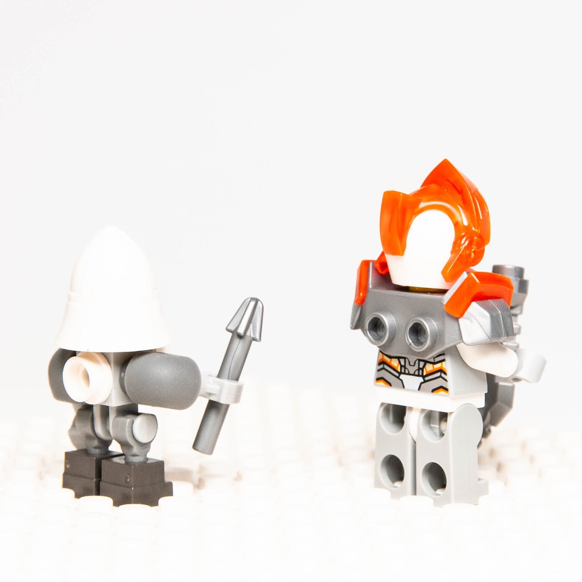 LEGO Nexo Knights Minifigures - Lance (nex076) & Bot (nex091