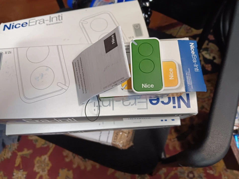 Pacote com 10 bons controles remotos Apollo Inti 2 canais mini transmissor INTI2/A - Imagem 3 de 4