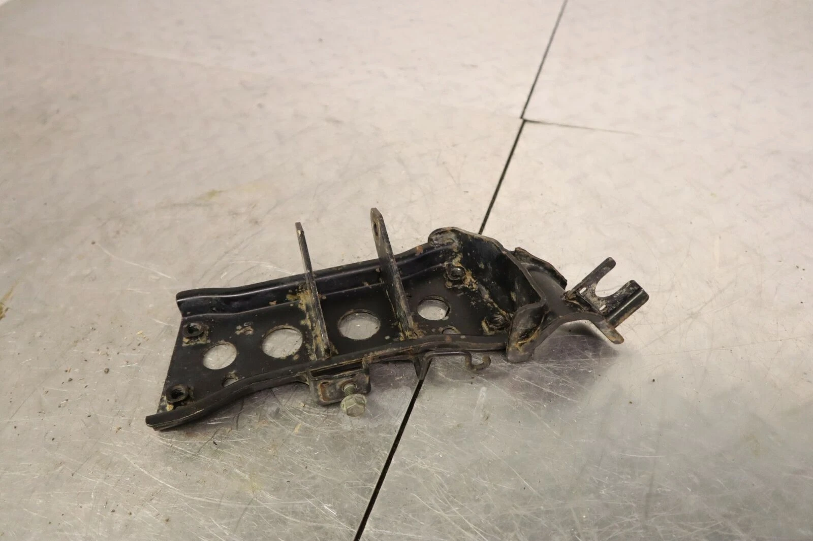 2003-2007 SUZUKI 400 EIGER LTF400A TOP ENGINE MOUNT 41990-38F10 FREE SHIPPING