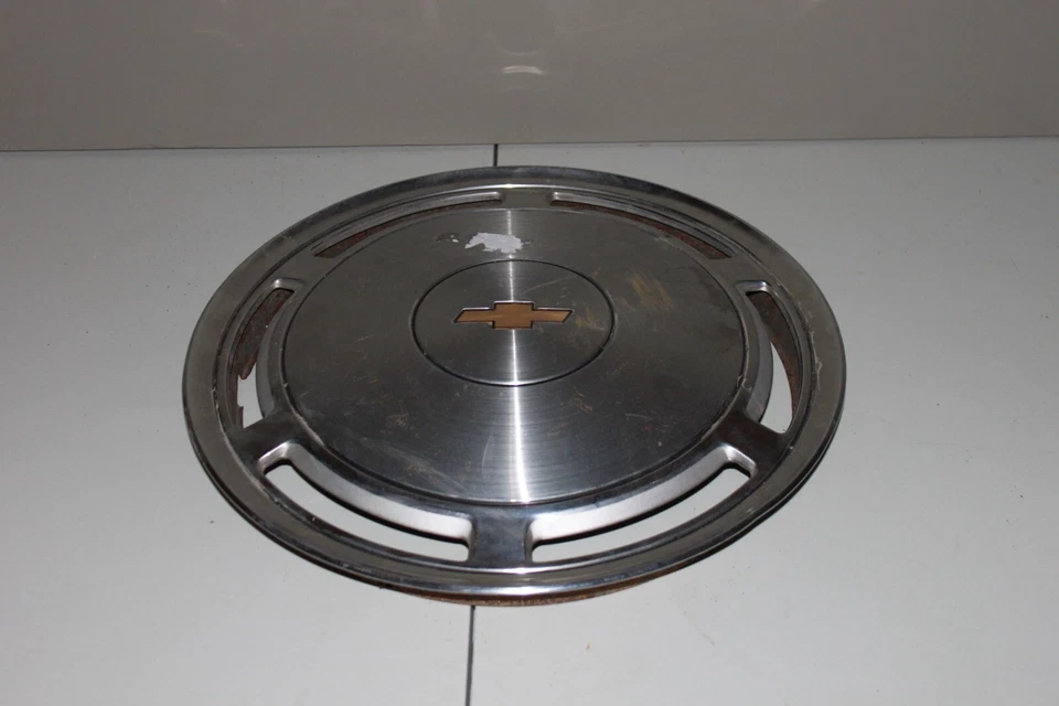 OEM 1986 - 1996 Chevrolet Caprice 15" Hubcap / Wheel cover 10219110 - Image 4 of 4