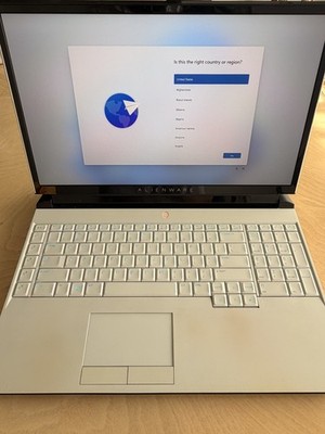 Alienware Area-51m R1 17.3'' i9-9900K RTX 2080 64GB RAM 1TB SSD Gaming Laptop