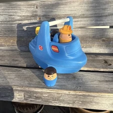 RARE vintage Step2 Bigger People Chunky Blue Boat set  with 5 People 🥰